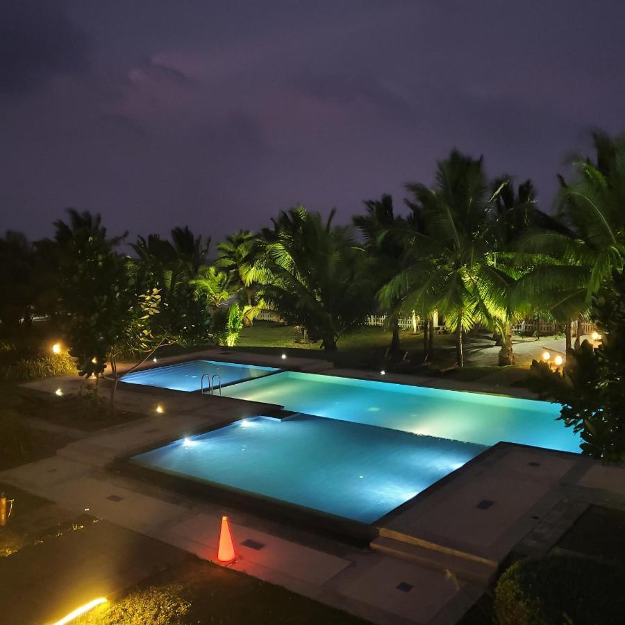 Beach Front Paradise Nilaveli Buitenkant foto